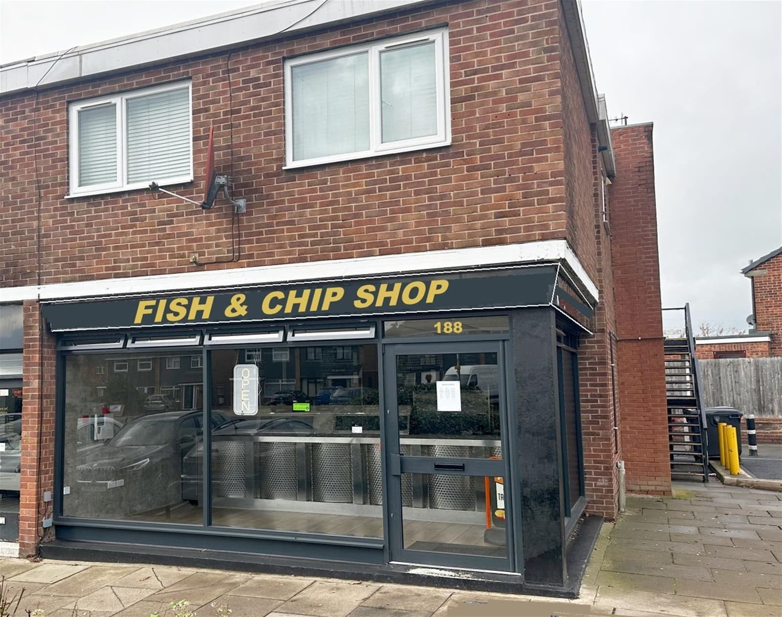 Refurbished corner fish & chip shop with let flat, Worcester — Fish & chip shop for sale in Worcester, Worcestershire