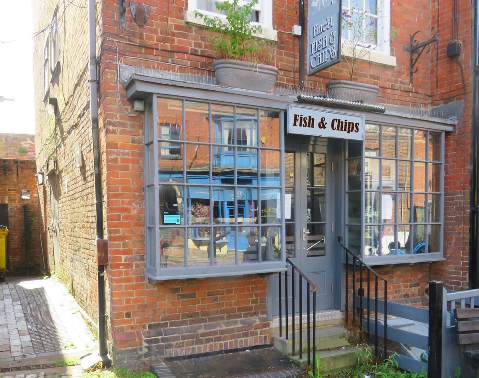 Closed freehold fish & chip shop, central Ashbourne — Fish & chip shop for sale in Ashbourne, Derbyshire