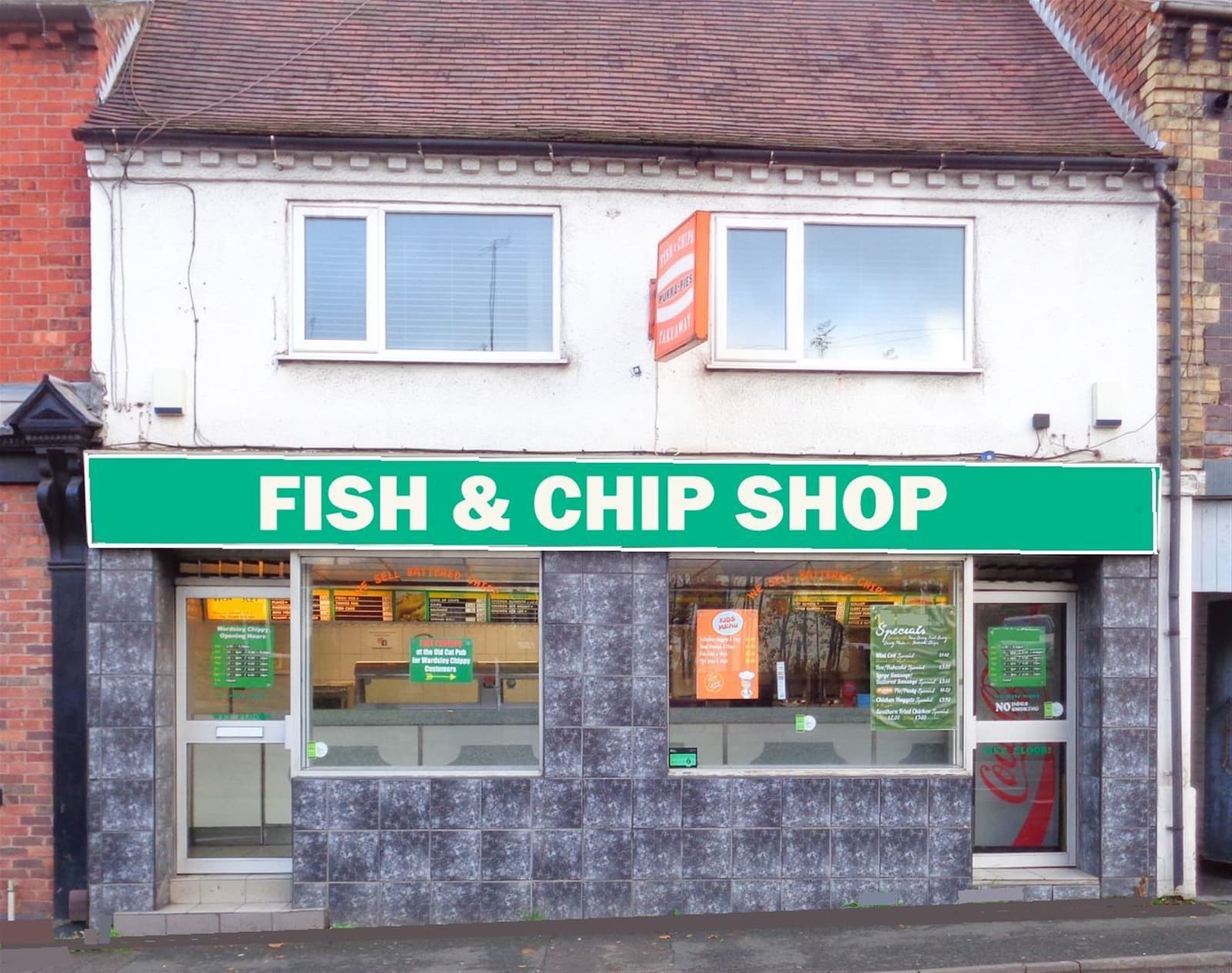 Freehold fish & chip shop with 2-bed home, Stourbridge — Fish & chip shop for sale in Stourbridge, West Midlands
