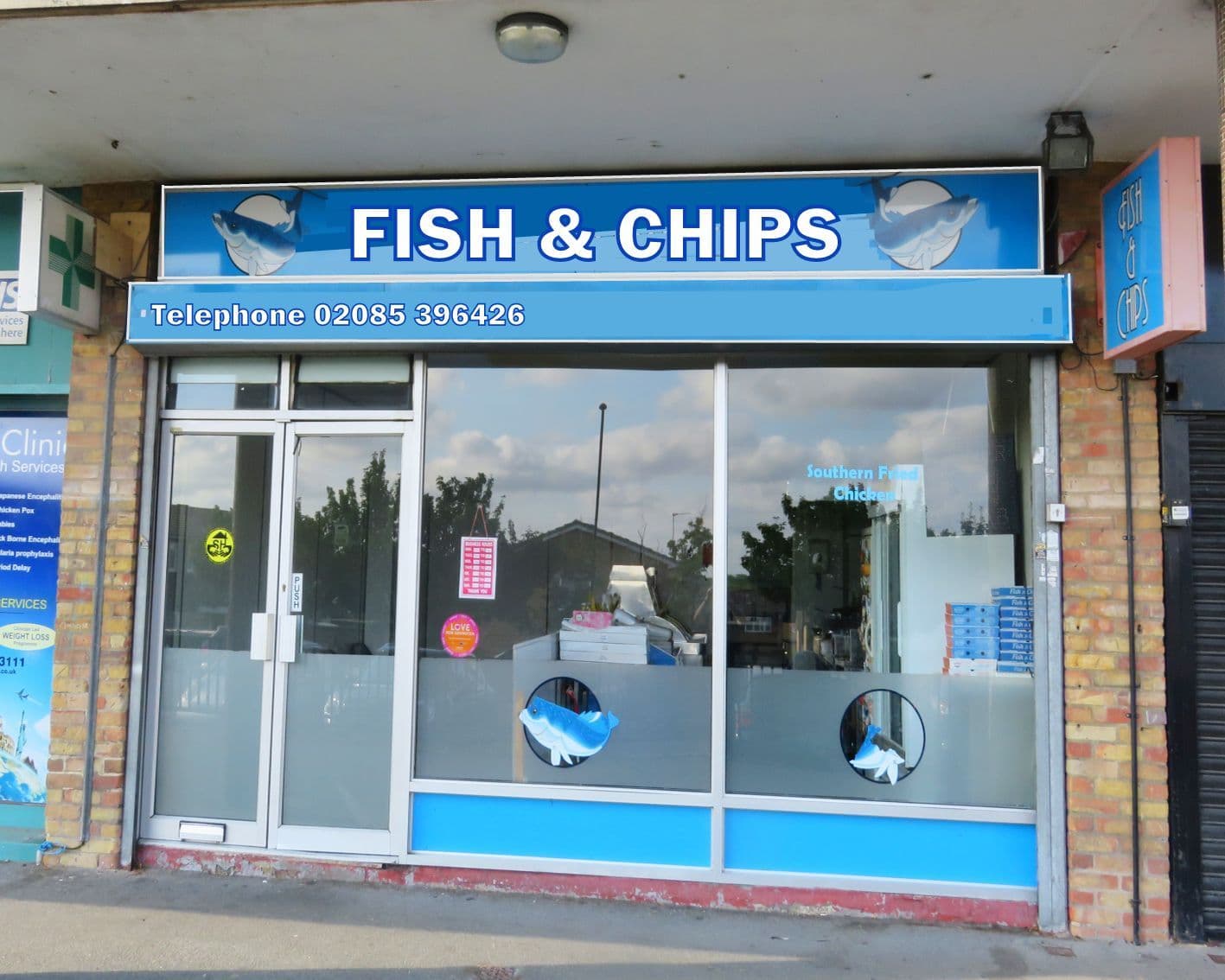 Established freehold fish & chip takeaway with 3 bedroom accommodation — Fish & chip shop for sale in Croydon, Surrey